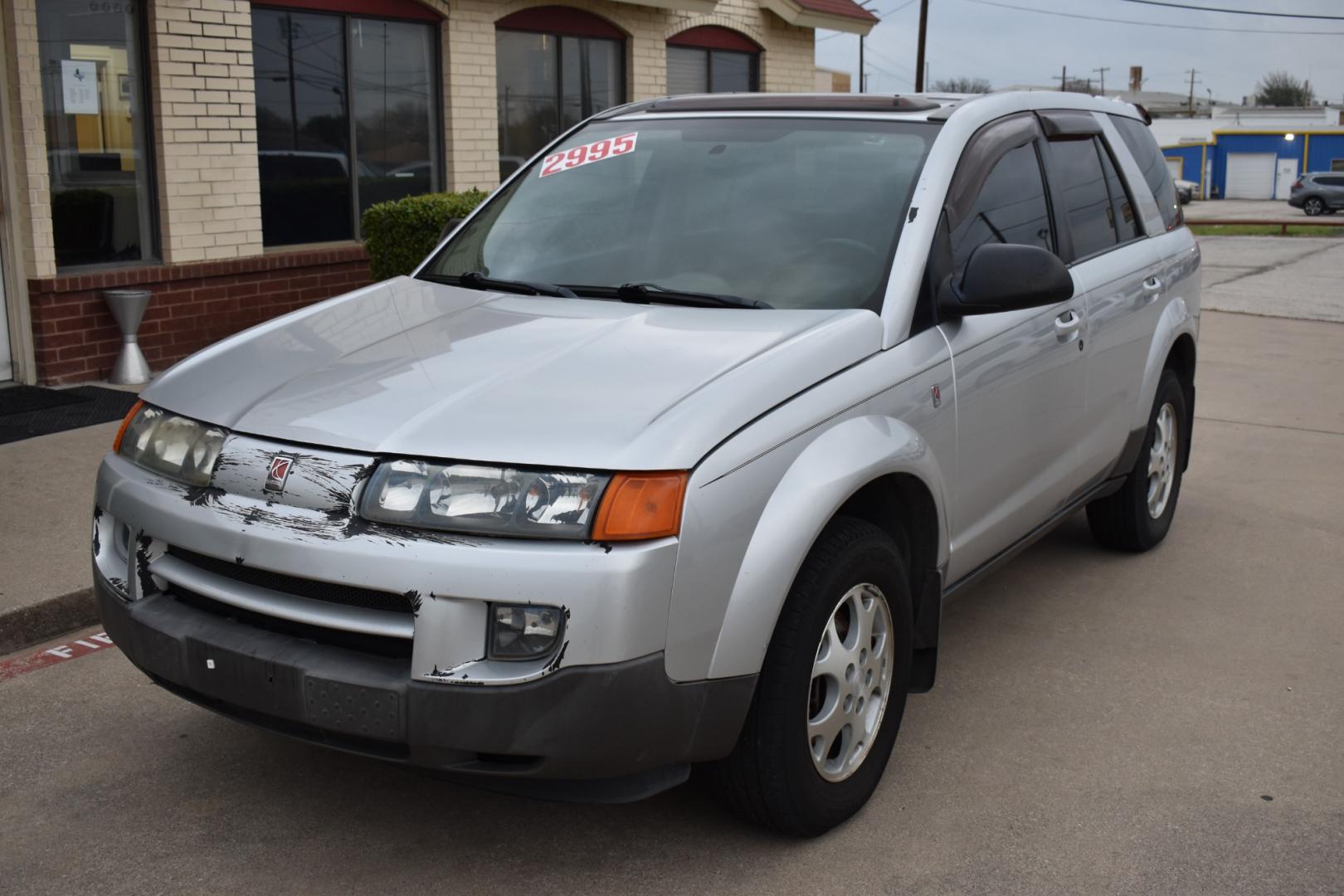 2004 Silver /Gray Saturn Vue FWD V6 (5GZCZ53464S) with an 3.5L V6 SOHC 24V engine, 5-Speed Automatic Overdrive transmission, located at 5925 E. BELKNAP ST., HALTOM CITY, TX, 76117, (817) 834-4222, 32.803799, -97.259003 - $2,995 CASH or Certified Funds Only Coupon does not apply on Cash Vehicles. This Vehicle has a Clean Carfax Report!! Rides and Drives great, it just needs YOU Behind the Wheel!! Open Monday-Friday - 9:00 am- 6:00 pm Closed on Saturdays and Sundays. (817) 834-4222 APPLY ONLINE OPEN ONLIN - Photo#1